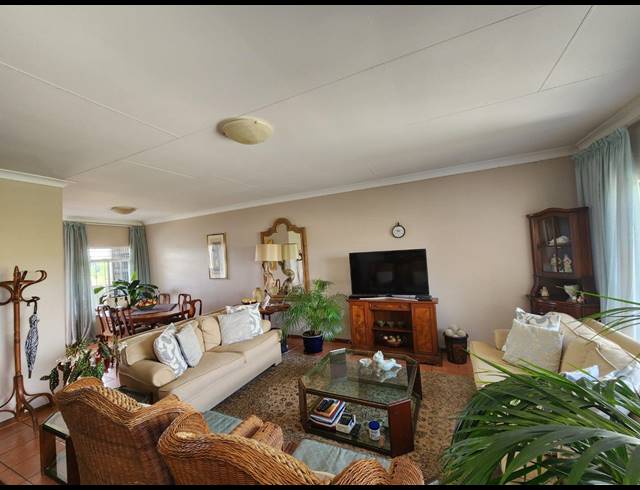 3 BEDROOM TOWNHOUSE FOR SALE IN THREE RIVERS PROPER